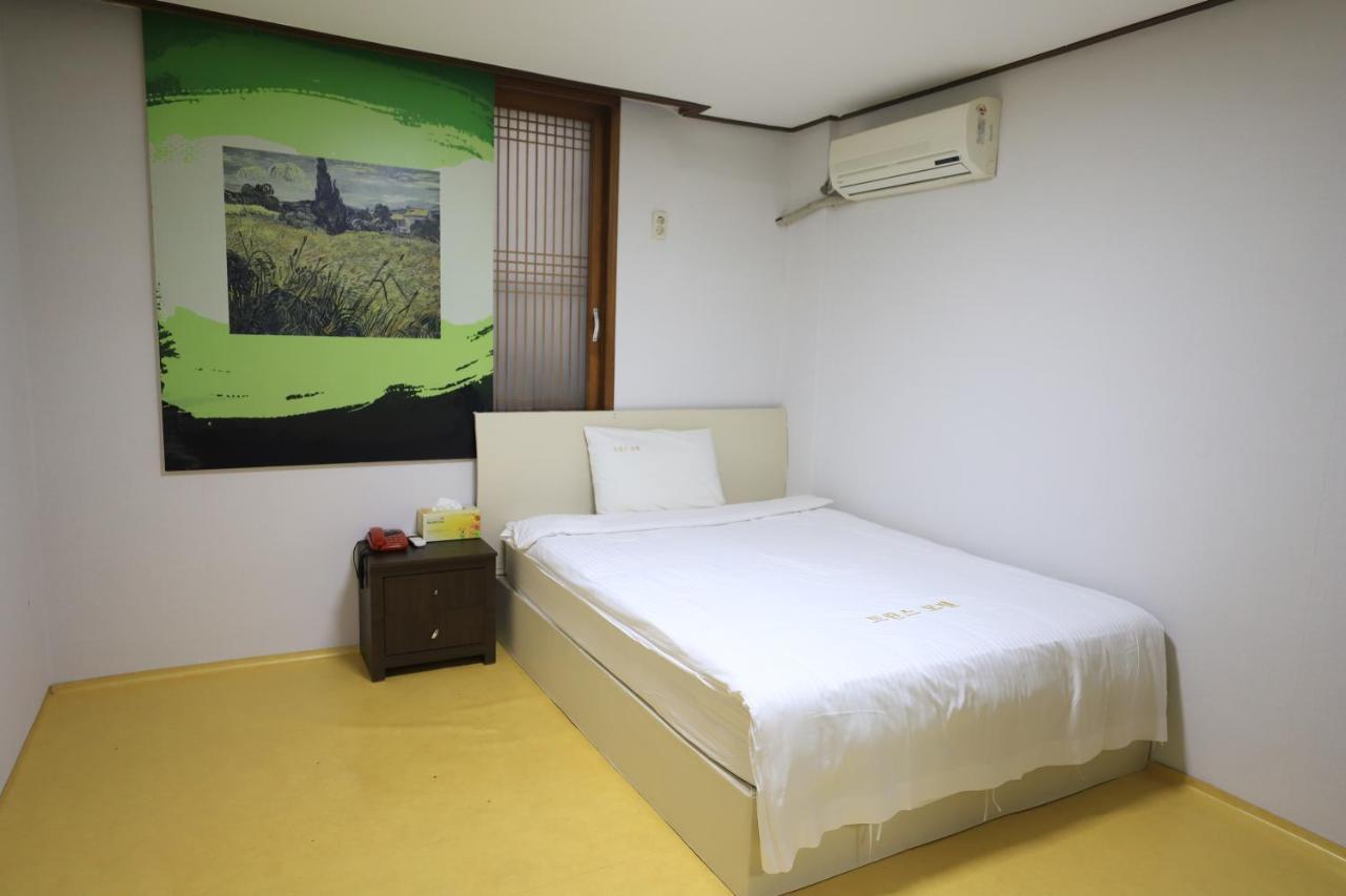 Twins Hotel Jeju Exterior photo