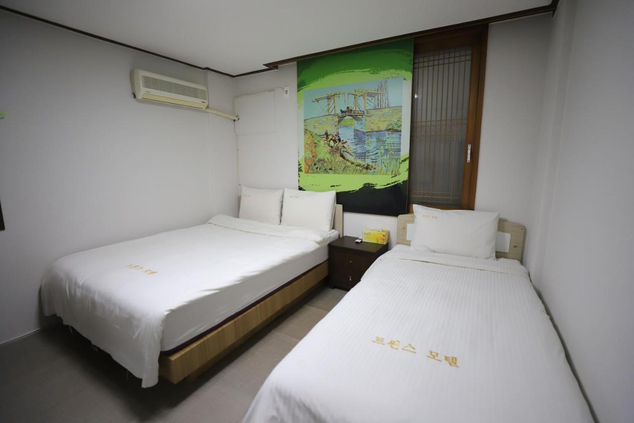 Twins Hotel Jeju Exterior photo